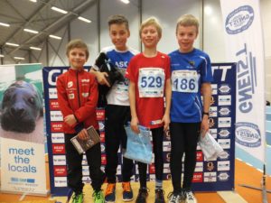 Hele 4 gull ble det på 11-åringen Kasper Fjeldestad, nr. to fra venstre. 