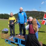 81-årige Gunnar Tellevik med gull i spesialøvelsen slegge.