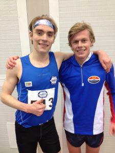 De to beste på 1500 m. Jens Åstveit, Gneist som vant, og Casper Stornes med ny pers med over 10 sek.
